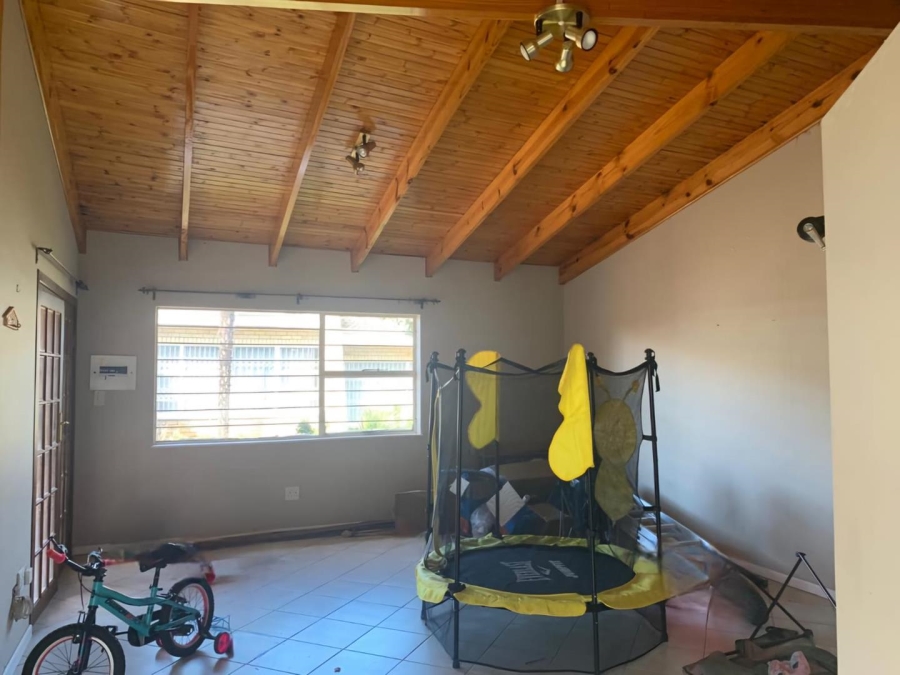 5 Bedroom Property for Sale in Ladybrand Free State